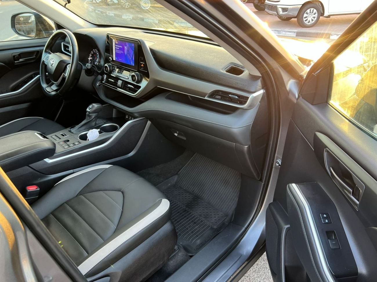 Toyota Highlander LE HEV 