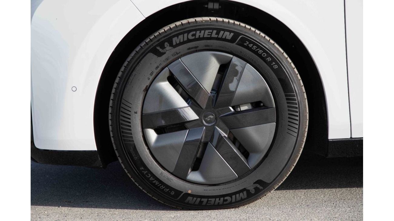 Li Auto Mega 2024 Lixiang Mega Ultra Version - White	inside White | Export Only