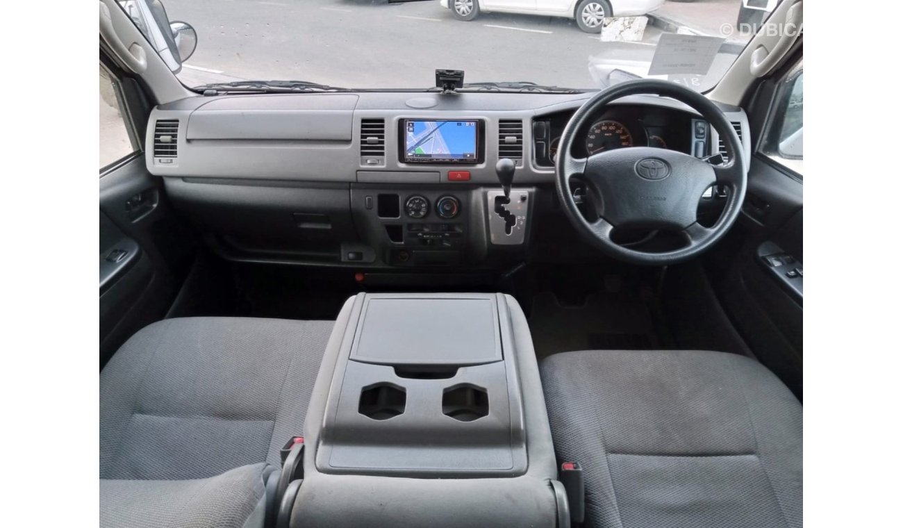 Toyota Hiace TOYOTA HIACE RIGHT HAND DRIVE (PM1001)