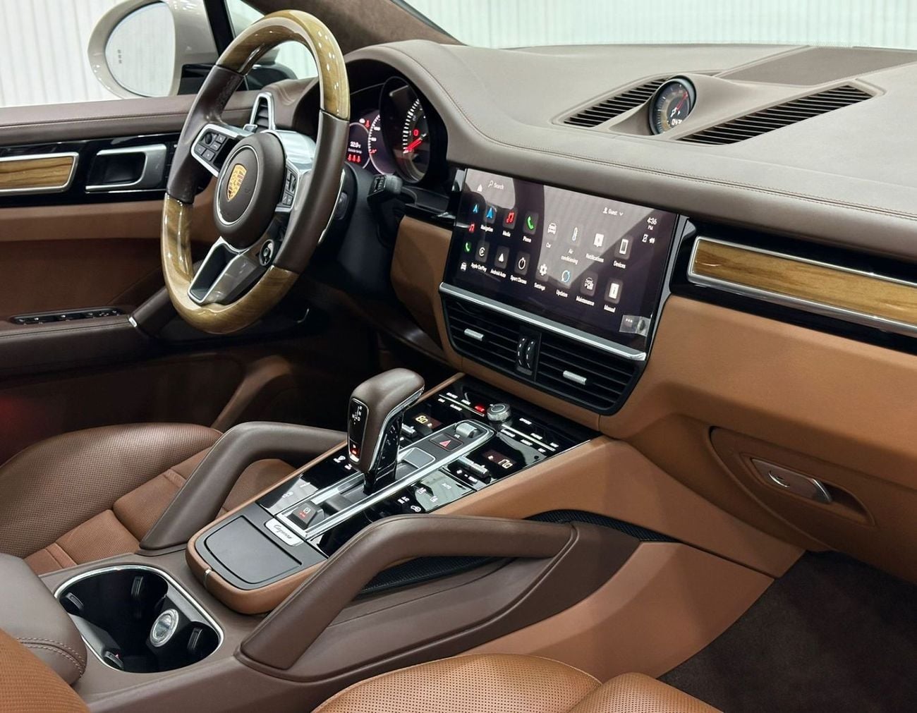 بورش كايان 2022 Porsche Cayenne GTS Coupe, Aug 2025 Porsche Warranty, Recent Service, Low Kms, GCC