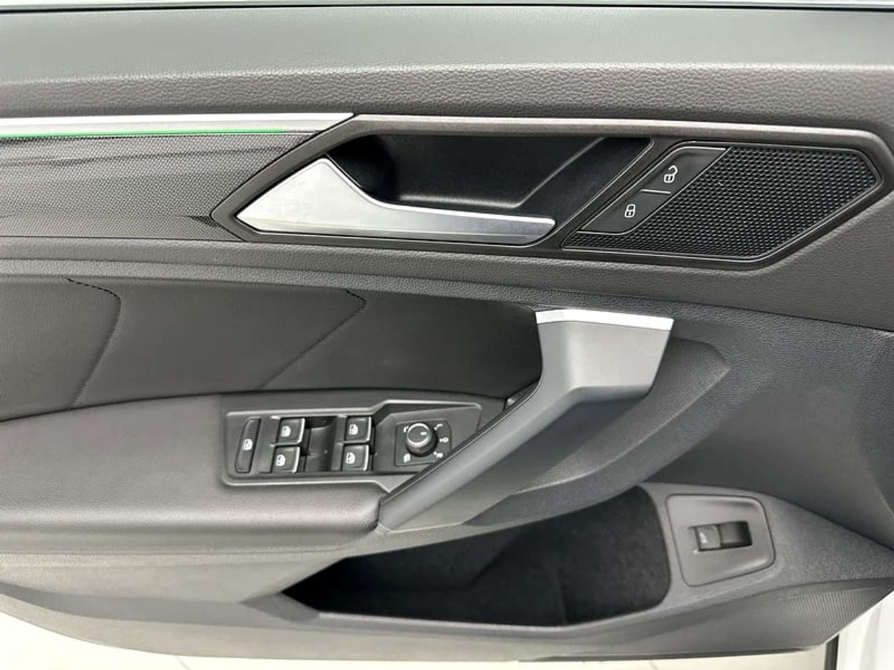 Volkswagen Tiguan Life 1.4L Life with Leather Seats (REF#71558)