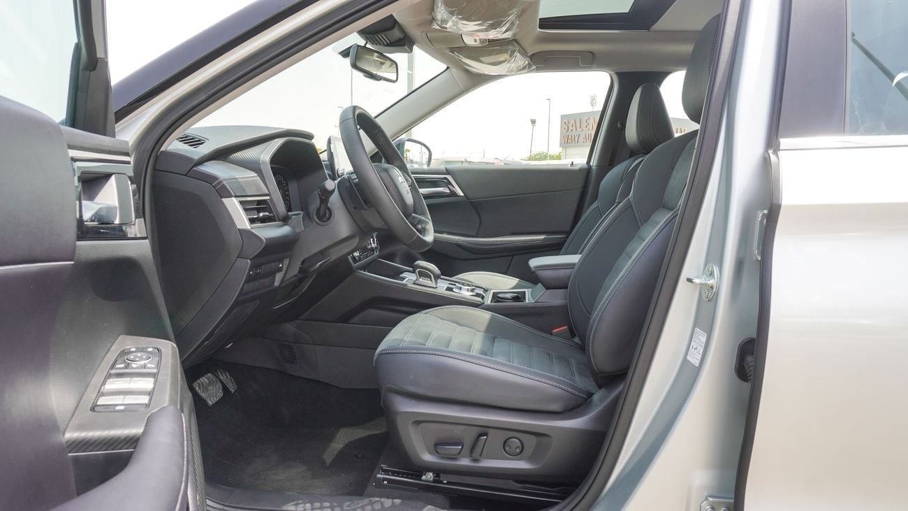 Mitsubishi Outlander Brand New Mitsubishi Outlander High Line 2025 For Export 2.5L Petrol A/T|Silver/Black|OUTLANDER-HL-2