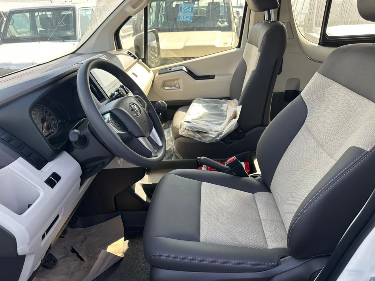 Toyota Hiace HIACE 3.5L MT 2026 MODEL WHITE DIESEL