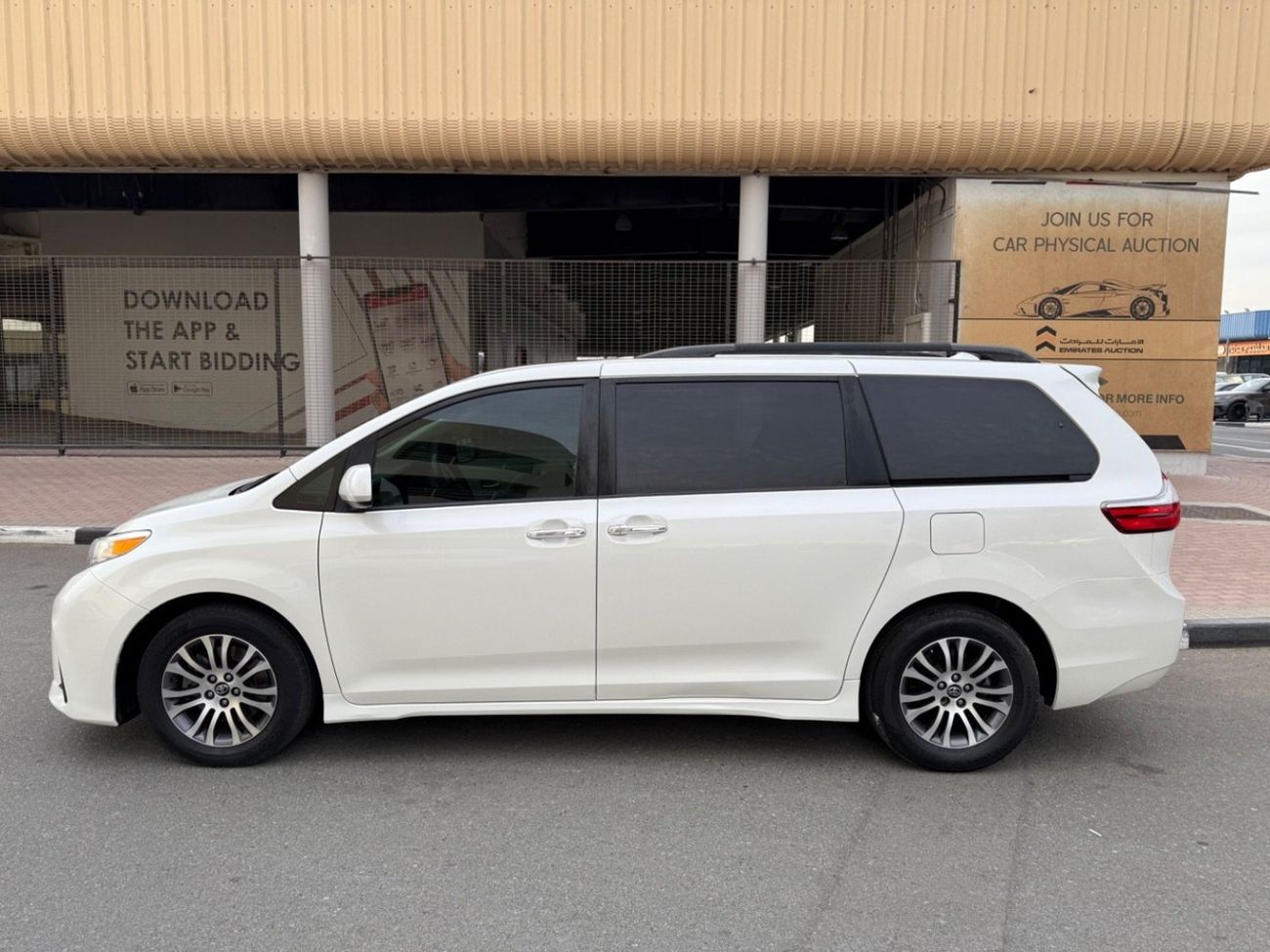 تويوتا سيينا 2019 LIMITED SUNROOF V6 USA IMPORTED