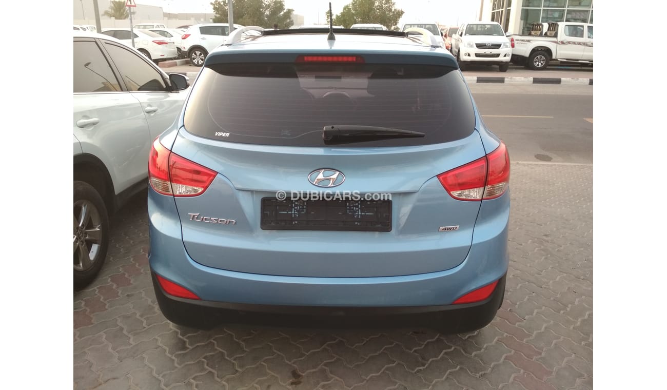 هيونداي توسون 2014 سماوى خليجى 2000 CC بانوراما  تشيكات وكالة بدون صبغ بدون حوادث ممتاذة ماشية قليل