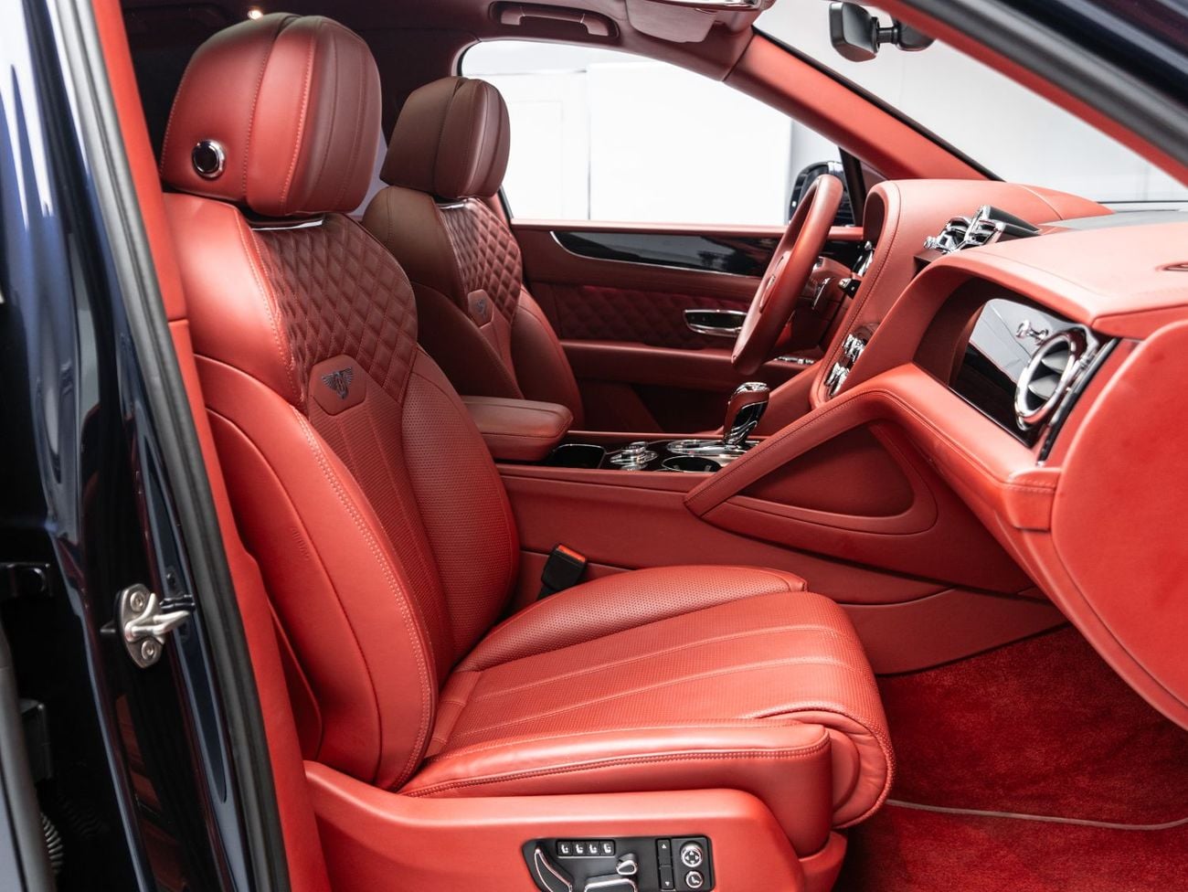 Bentley Bentayga STD BUY NOW, PAY 2027 | THE BLACKLINE STANDARD | 1 Year Blackline Warranty, Low KMs