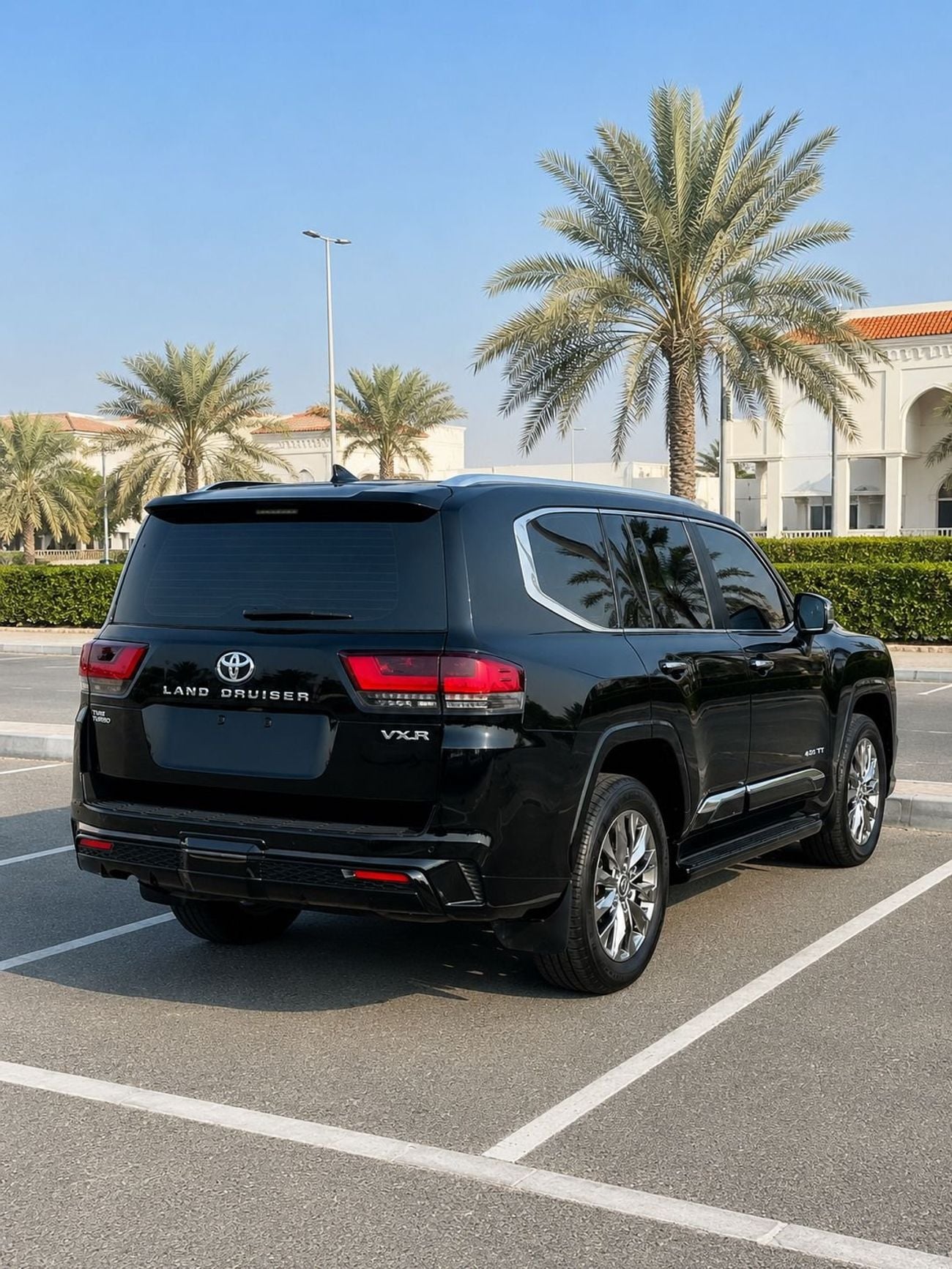 تويوتا لاند كروزر VXR