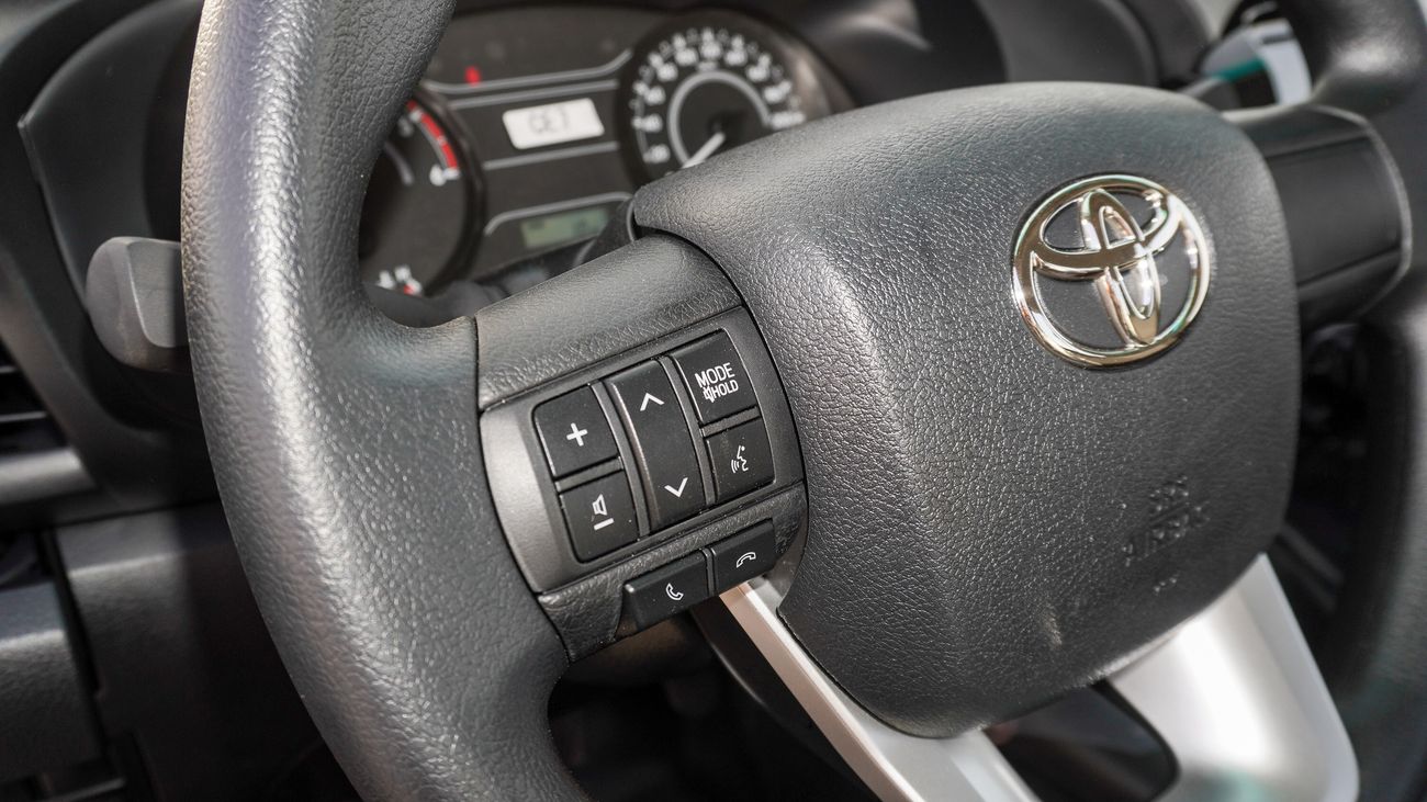 Toyota Hilux 2.4L Diesel 4WD Single Cabin M/T