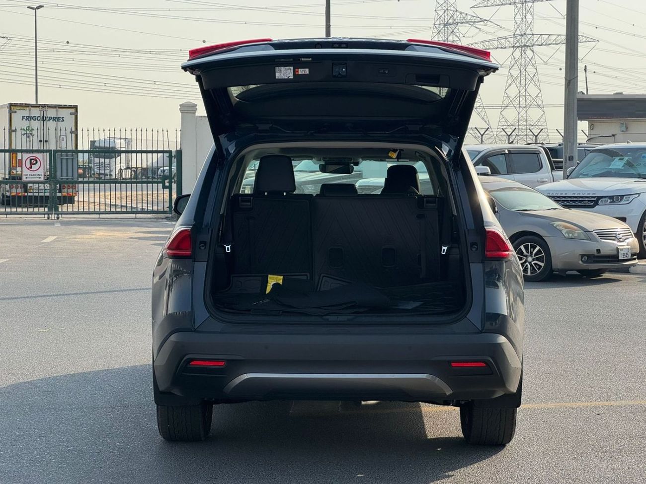 Toyota Grand Highlander 2025 Toyota Grand Highlander 2.5L Hybrid Limited AWD, Storm Grey/Black, Canadian Spec