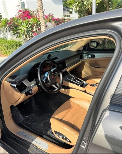 Porsche Panamera 4 3.0L Porsche panamera 4