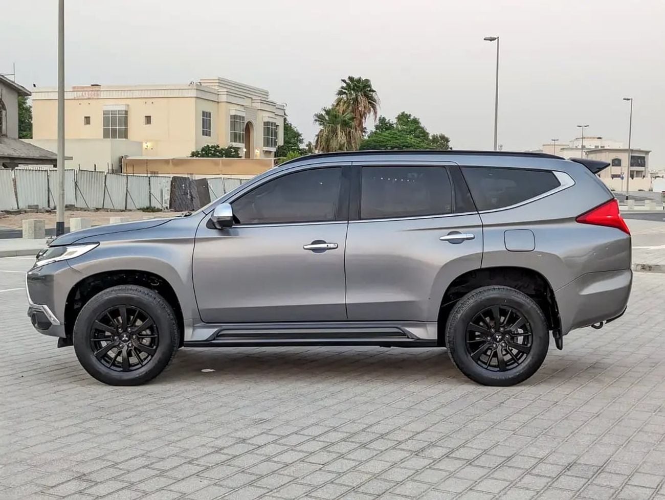Mitsubishi Montero Sport GLS 4WD FULL OPTION GCC ACCIDENT FREE IN EXCELLENT CONDITION