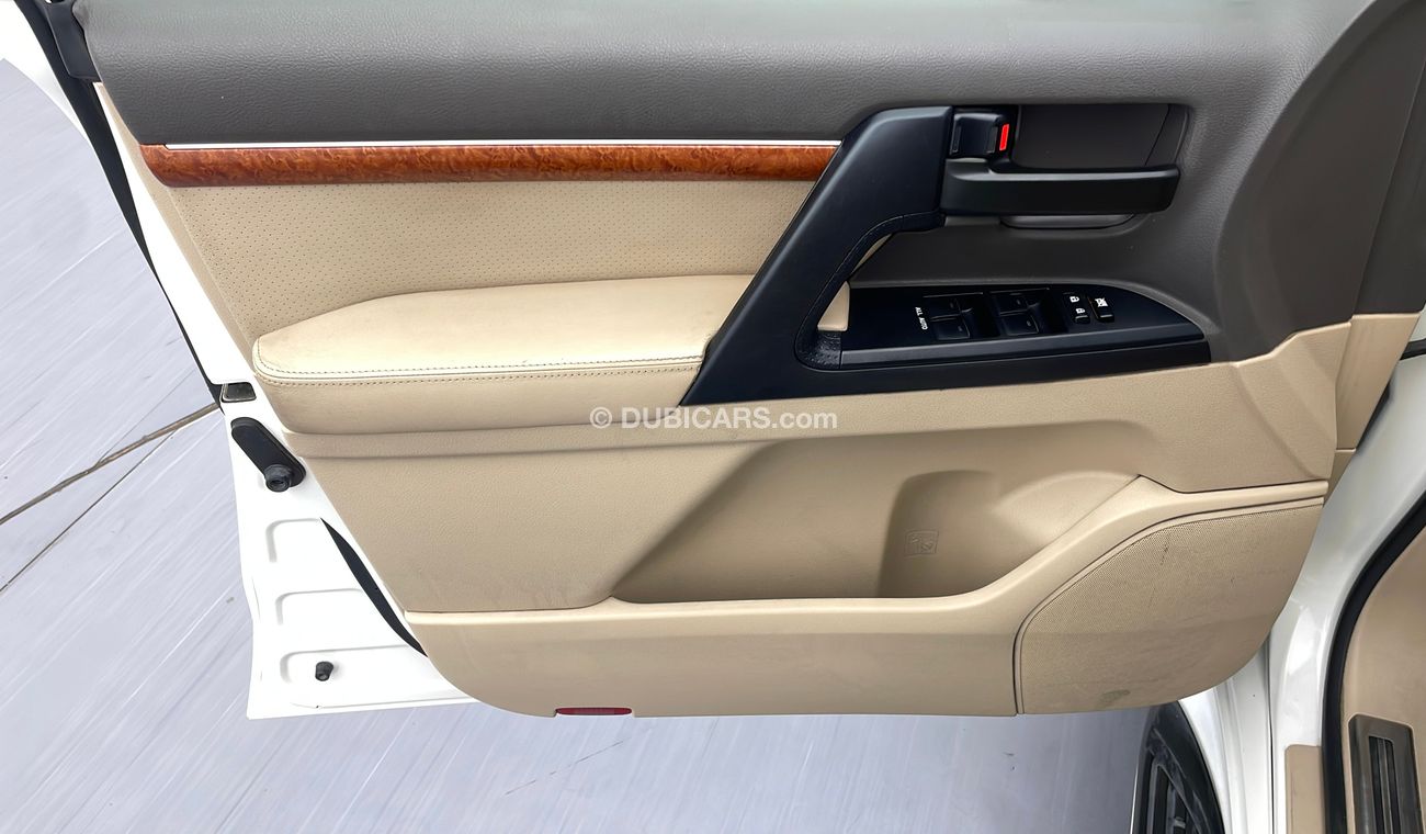 تويوتا لاند كروزر GXR 4 | +مع الضمان | كمان تم فحص ١٥٠