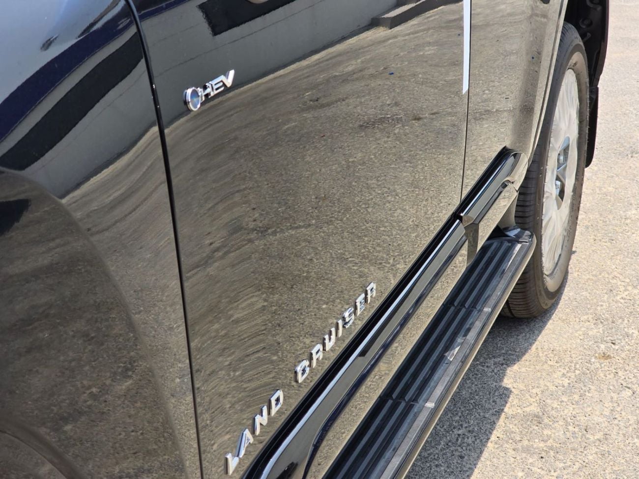 تويوتا لاند كروزر 3.5L HYBRID VXR 7 Seater Full Option