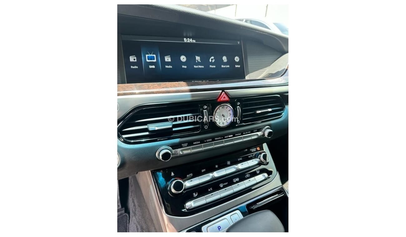 Genesis G90 Platinum