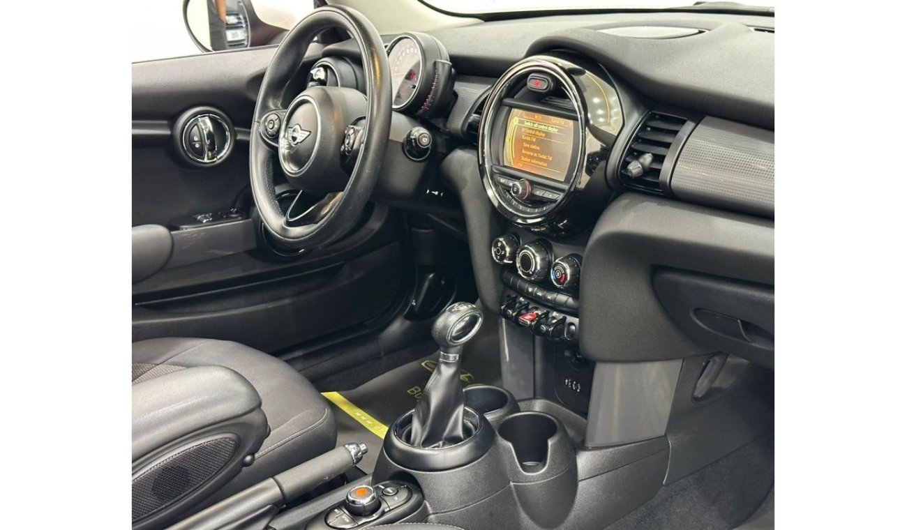 Mini Cooper Std 2015 Mini Cooper, Service History, Excellent Condition, GCC