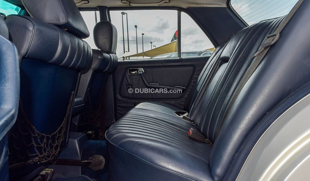 مرسيدس بنز 300 D