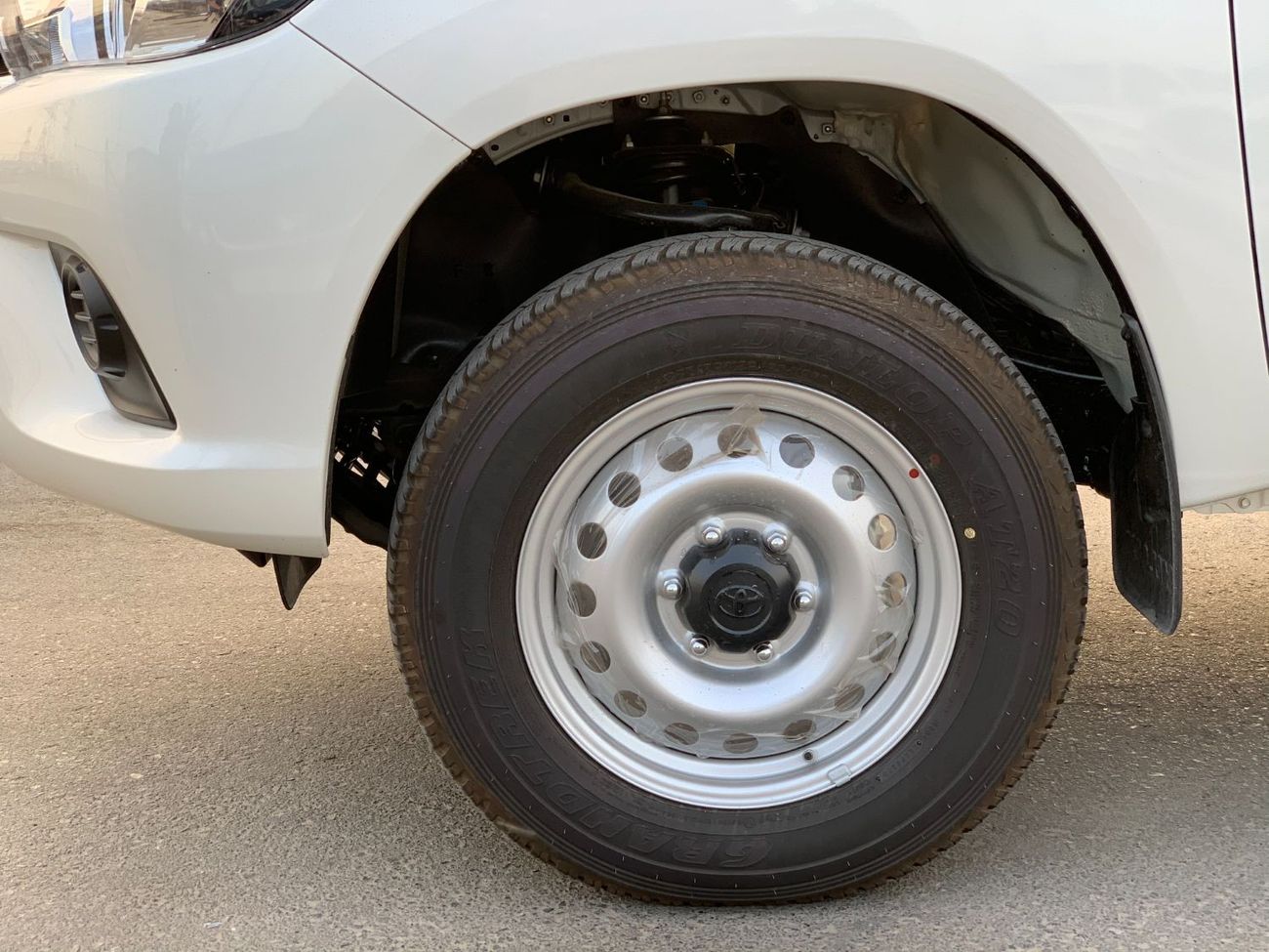 Toyota Hilux Pick Up DC MT 4x4 2.4L with Power Windows
