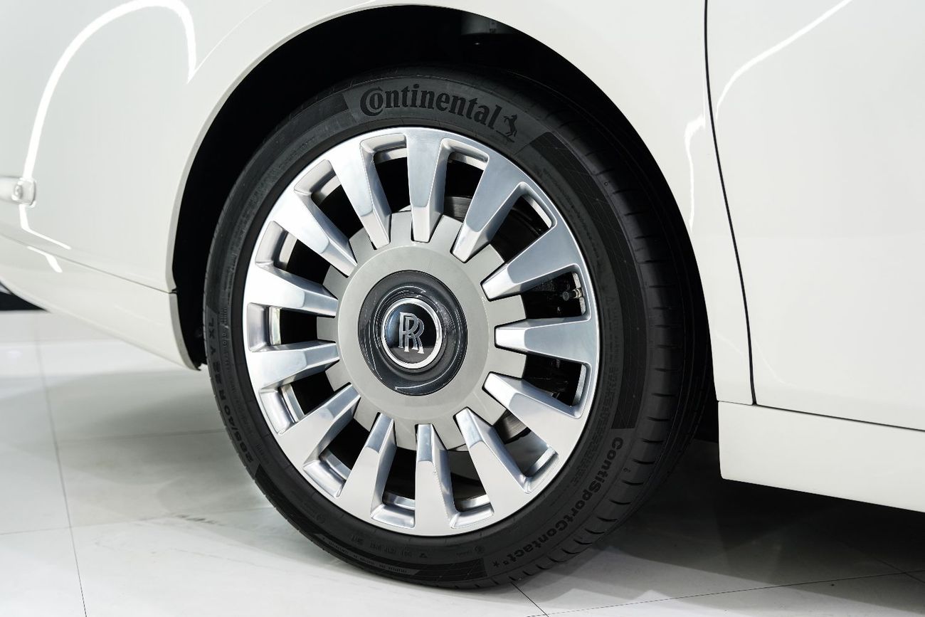 Rolls-Royce Phantom Std 6.8L 2018 Rolls Royce Phantom, Two-Tone Exterior, Rear Entertainment, Bespoke Audio, GCC Specs!!