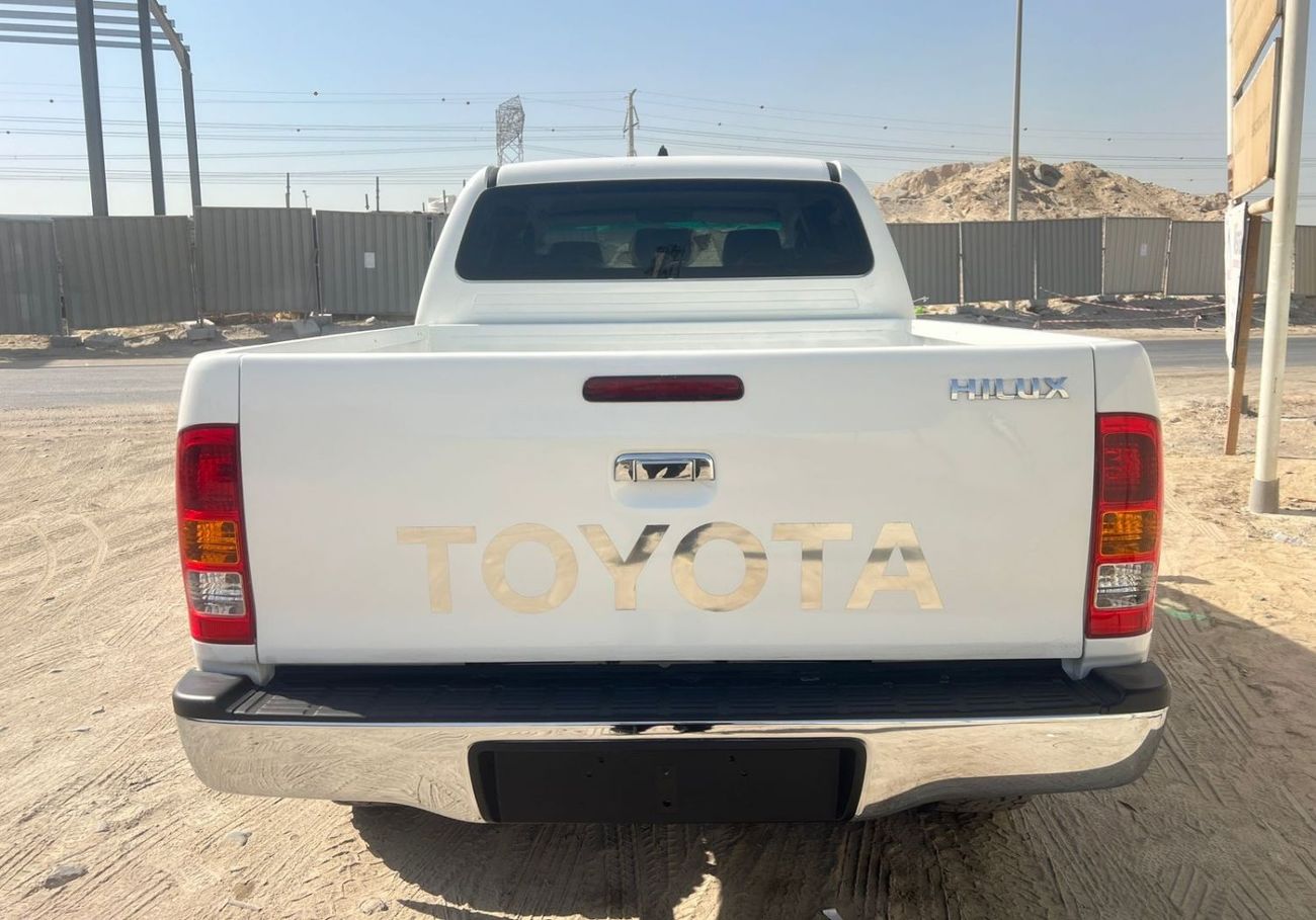 Toyota Hilux diesel 3.0 liter ,right hand drive 2013 model automatic only for export available