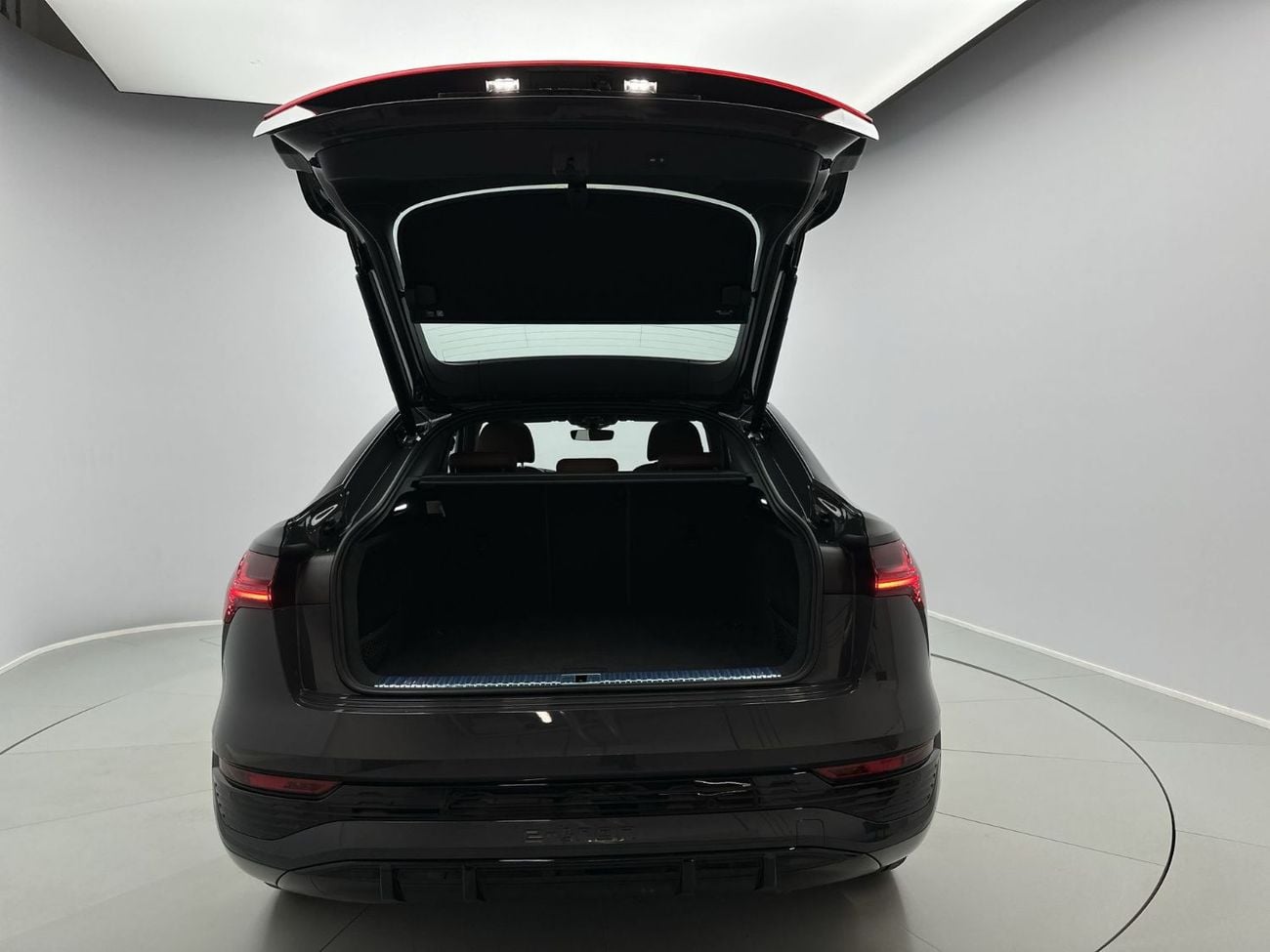 Audi Q8 etron 55 quattro S Line Q8 Sportback S line 55 e-tron quat 408hp Progress (Ref# 015924)