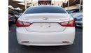 Hyundai Sonata Gulf model 2012 without accidents, white inside beige, you don't need any expenses.