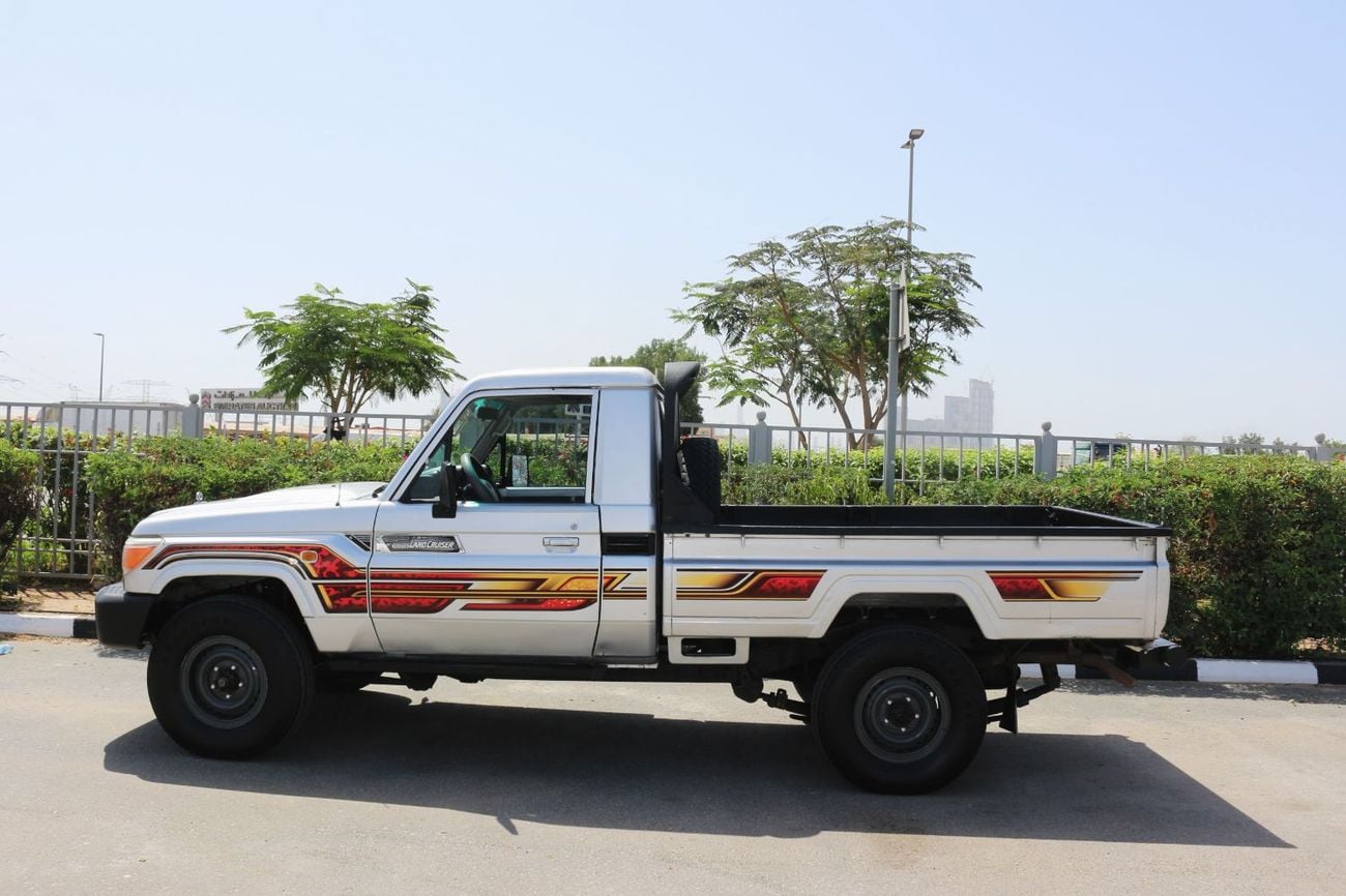 تويوتا لاند كروزر بيك آب TOYOTA LAND CRUISER PICKUP 2010 DIESEL MANUAL GEAR GULF SPACE 4X4