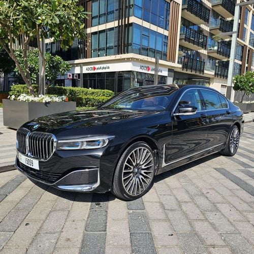 بي أم دبليو 750Li xDrive 4.4L (530 HP)