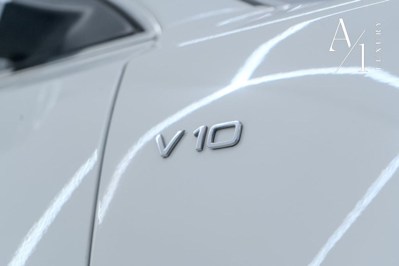 Audi S8 2009 Audi S8 V10, Clean Title, Zero Paint, GCC