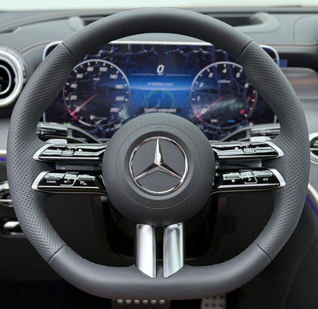 Mercedes-Benz GLC 200 4Matic *Brand New* 2025 Mercedes Benz GLC 200 AMG 4MATIC Premium Plus, 5 Year Mercedes Warranty, GCC