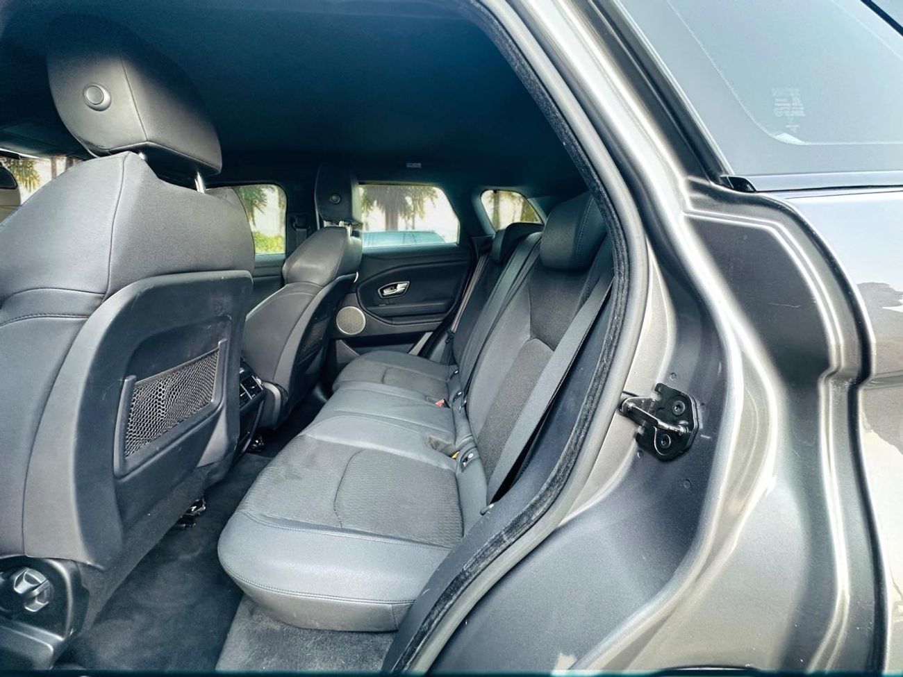 لاند روفر رانج روفر إيفوك SE 2.0L SUV (5 Door) | 2016 | GCC SPECS | AED 1,220 PER MONTH