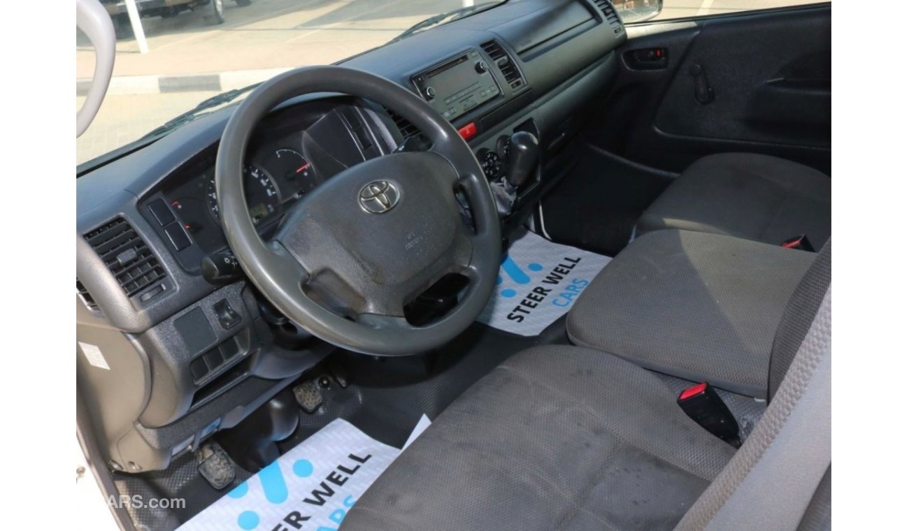 Toyota Hiace 2015 | HIACE STANDARD ROOF MULTIPURPOSE DELIVERY VAN WITH GCC SPECS AND EXCELLENT CONDITION