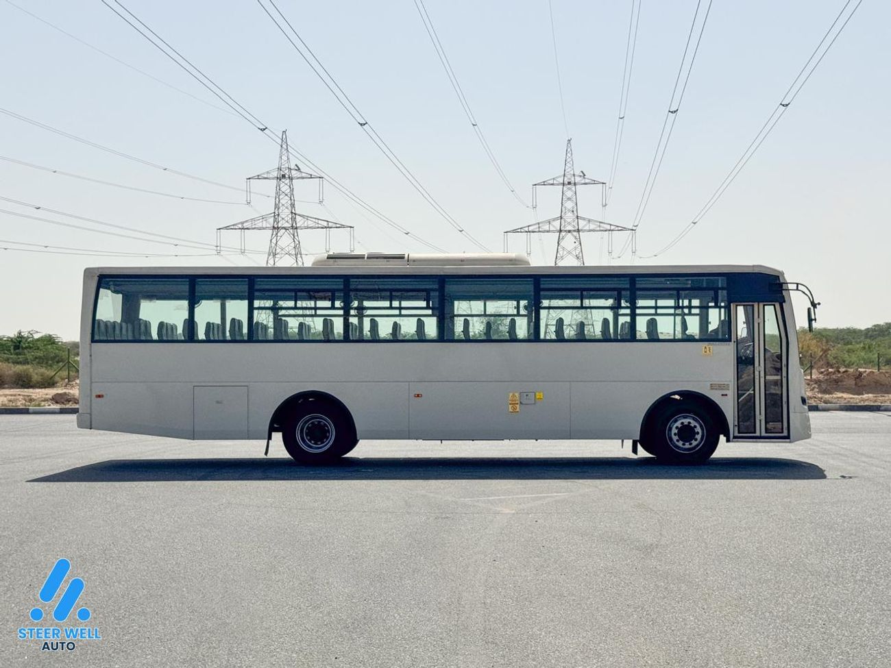 اشوك ليلاند فالكون H-Series 64-Seater Bus | Diesel | GCC Specs | Manual Transmission