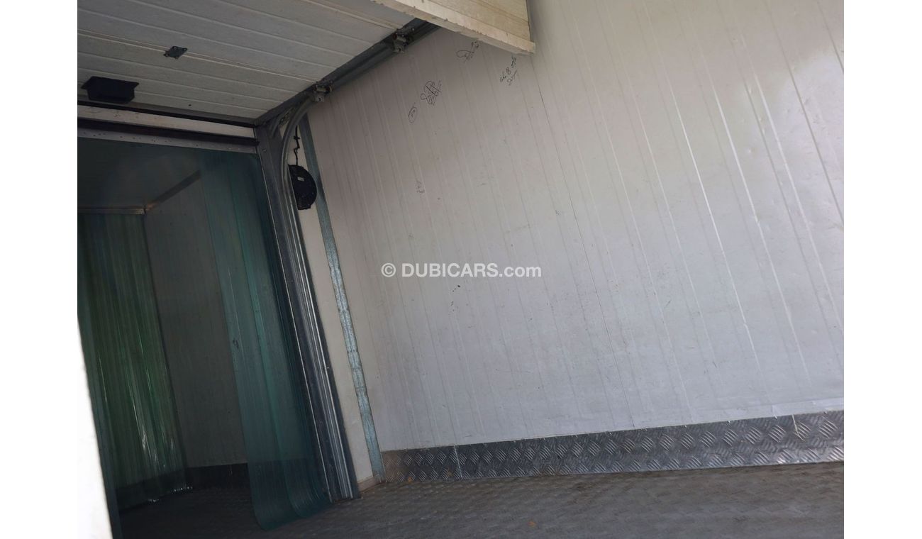 Hino 300 916 with Reefer Box M/T Diesel | GCC Specs | Like New Condition