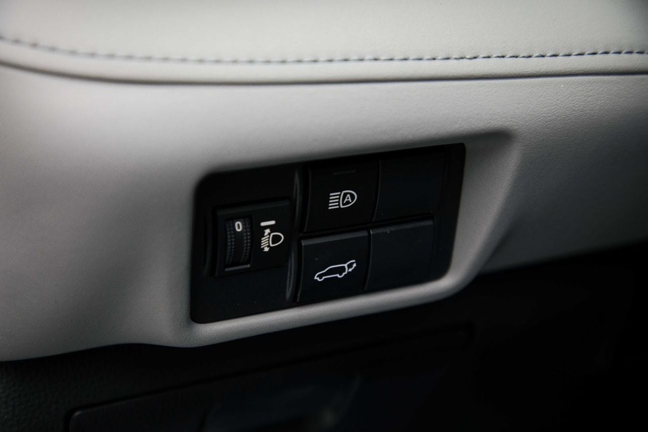 تويوتا هايلاندر GLE 2.5L Hybrid - Platinum White Pearl Inside Grey | Export Only