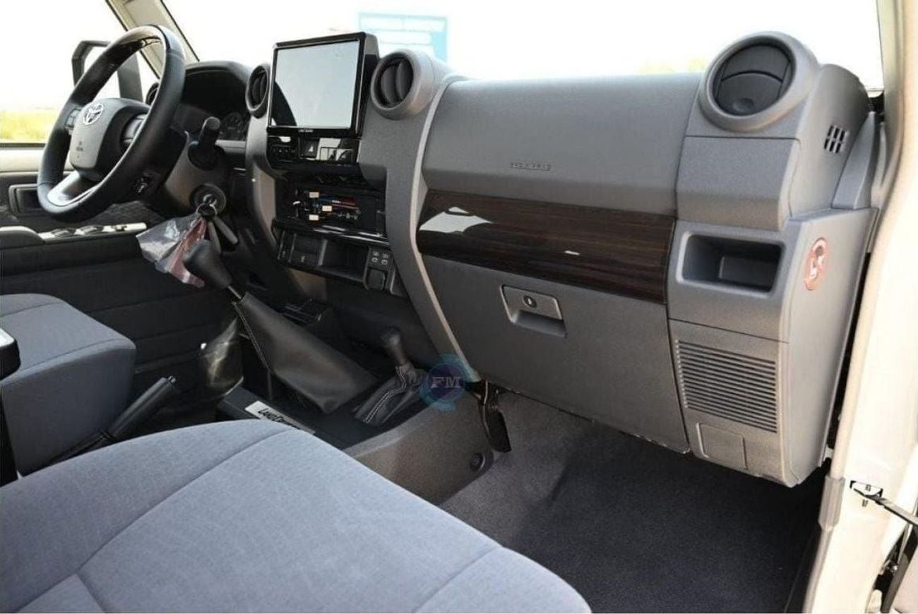 تويوتا لاند كروزر 70 76 4.0L Petrol Manual