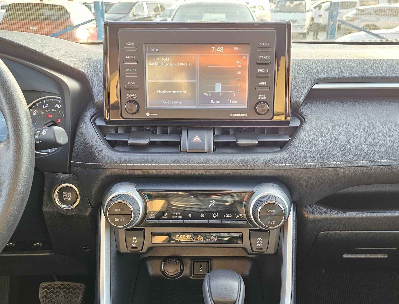 Toyota RAV4 XLE SUNROOF // 886  AED Monthly // 2.5L // V4 // FULL OPTION (LOT # 55037)