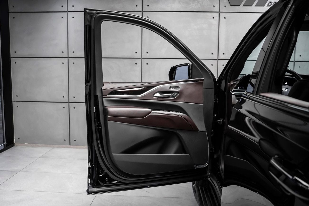 Cadillac Escalade Sport Platinum 6.2L 4WD