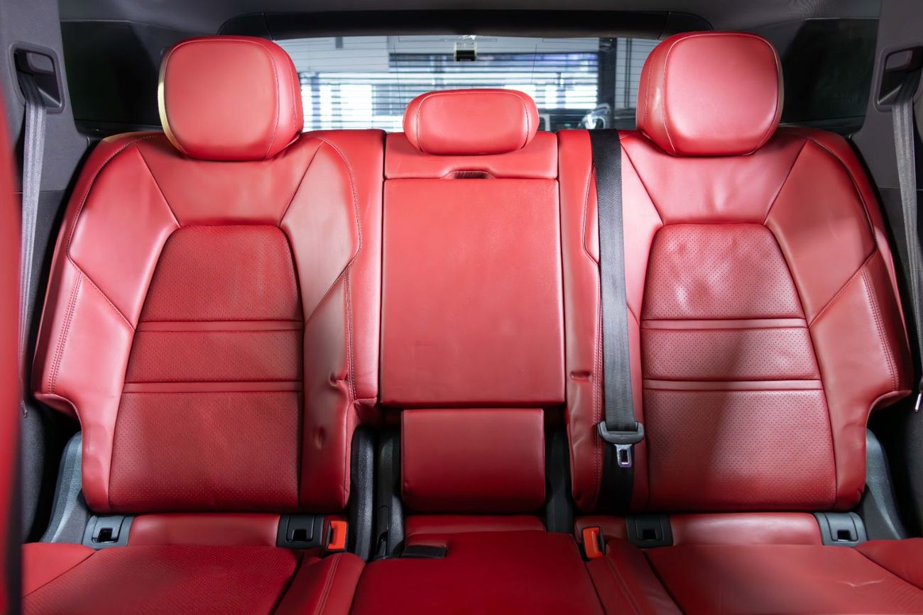 Porsche Cayenne Std 3.0L (340 HP) BOSE Premium Sound System-Red Leather Interior-BOSE Sound System