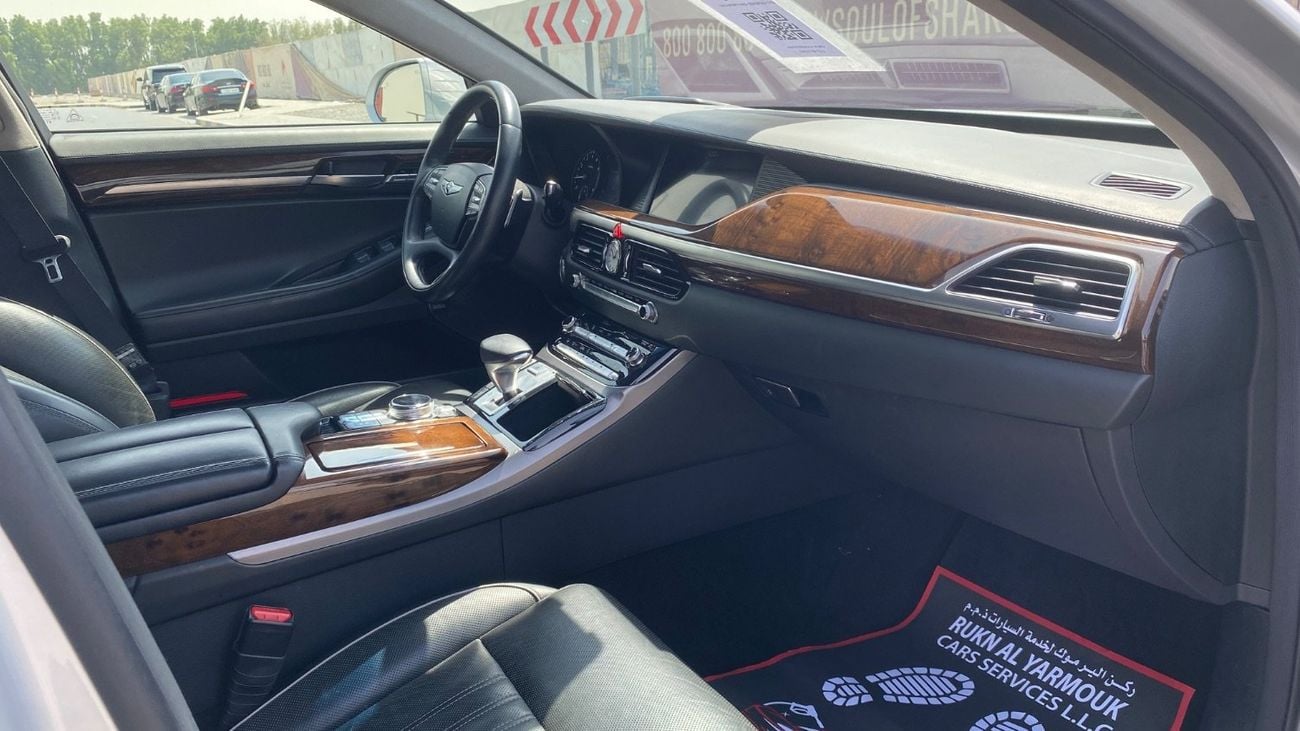 Genesis G90 Premium 3.3L RWD