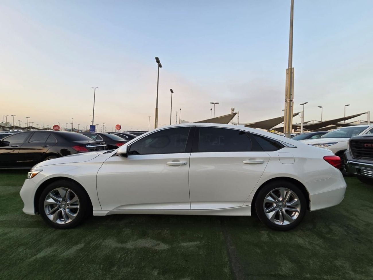 Honda Accord EXL 1.5L HONDA ACCORD 2020 MID OPTION PUSH START GCC clean car no any work required just buy and dri