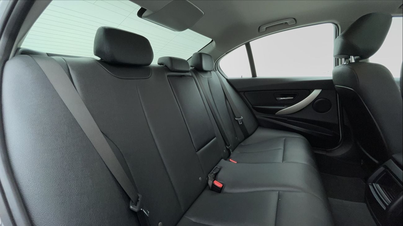 BMW 318i EXCLUSIVE 1.5 | Zero Down Payment | Free Home Test Drive