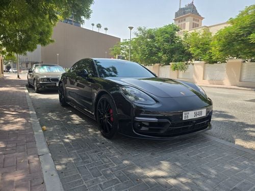 Porsche Panamera GTS Sport Turismo 4.0L (455 HP)