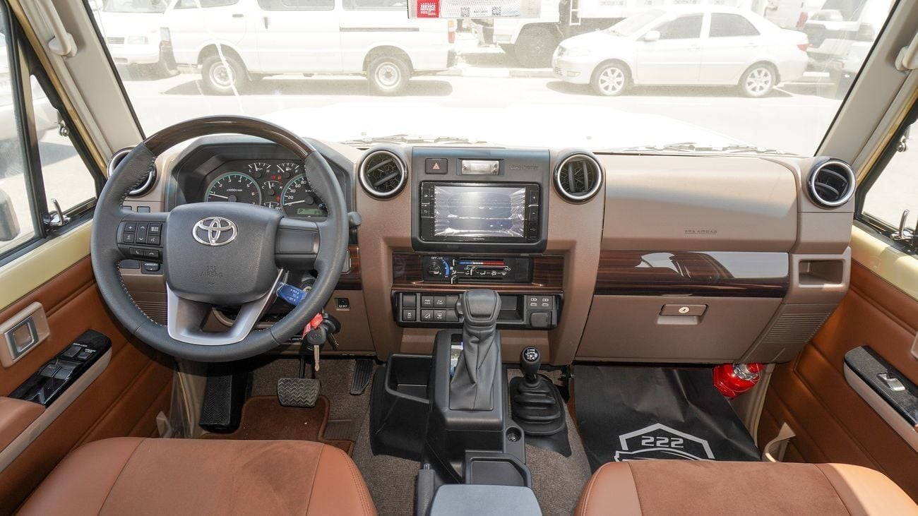 تويوتا لاند كروزر 70 LC76 LX LX 4.0L V6 A/T