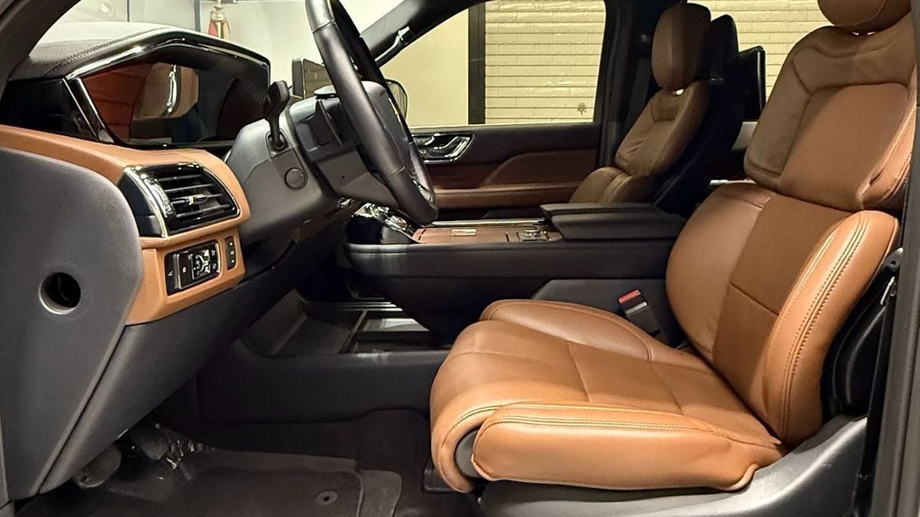 Lincoln Navigator Std 3.5L | GCC Specs | Warranty & Service Contract Until 2029 | Only 5,000 KM