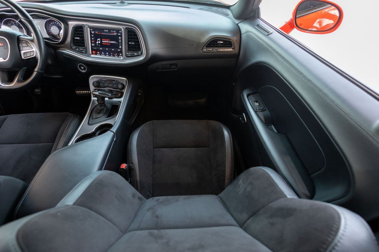 Dodge Challenger R/T Plus 5.7L (372 HP)