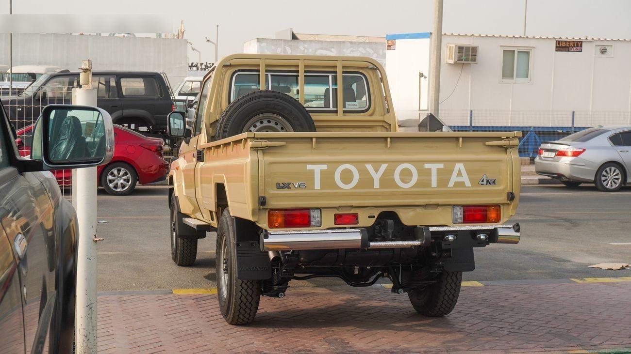 Toyota Land Cruiser Pick Up LX 4.0L V6 SINGLE CABIN A/T