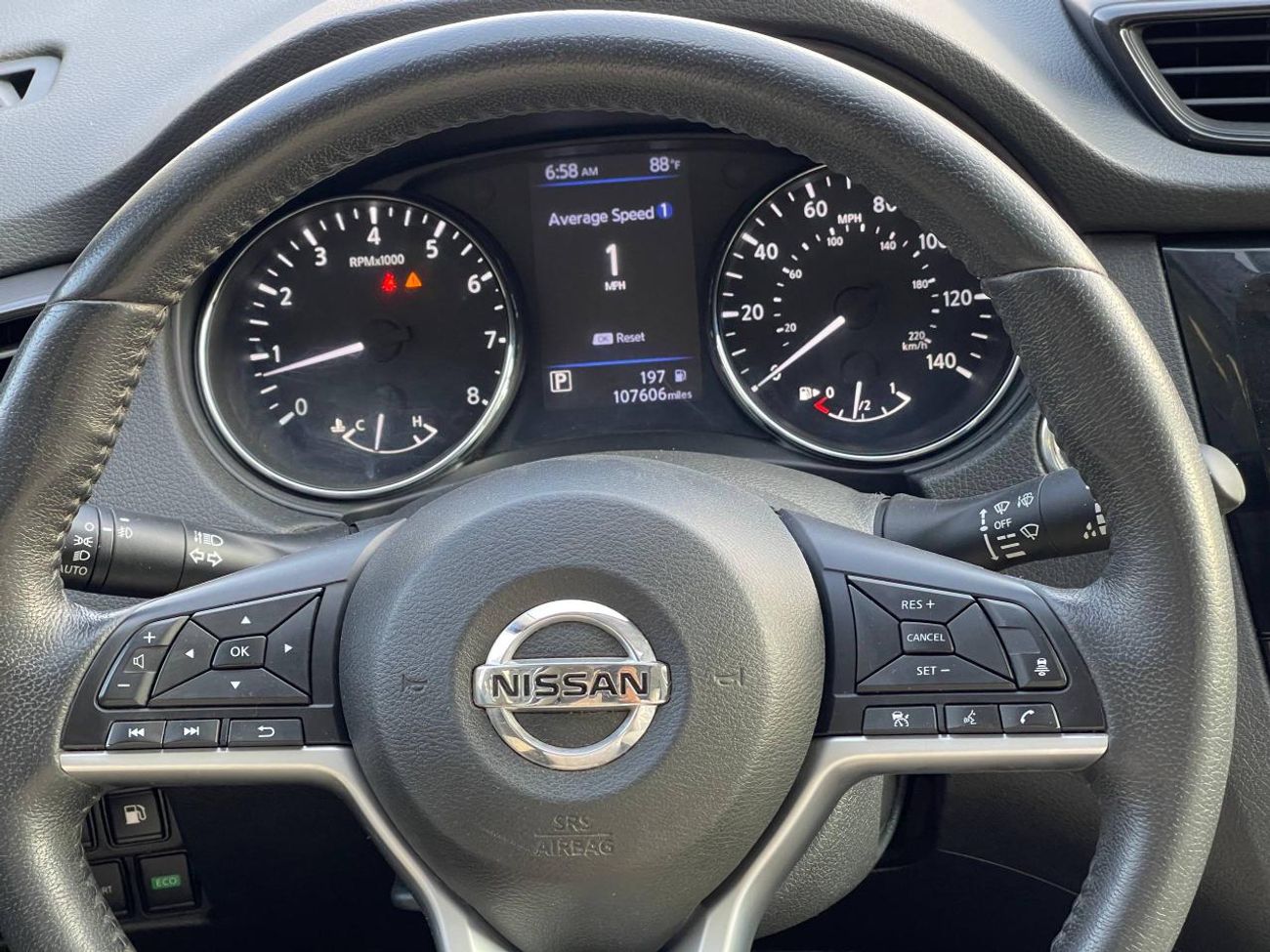 نيسان روج SL / AWD / 2.5 V4 / فتحة سقف بانورامية / كاميرا 360 درجة / رادار / نظام صوت BOSE