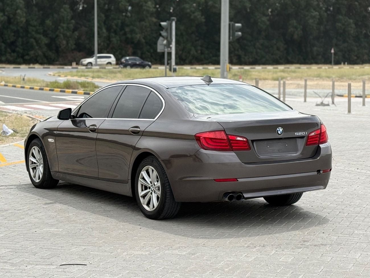 بي أم دبليو 520i Low 2.0L