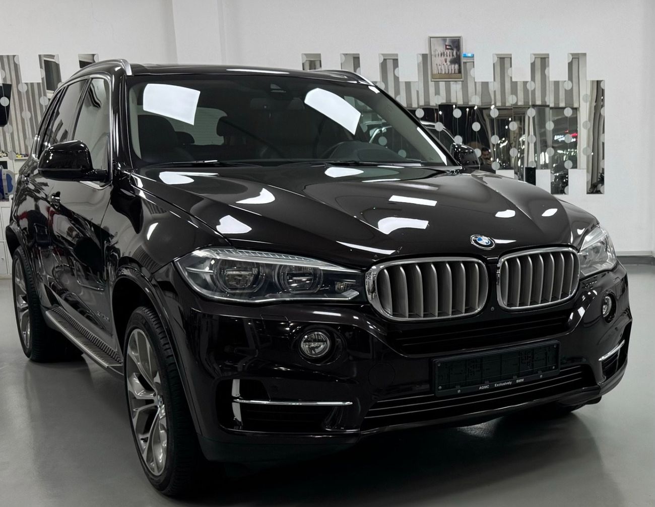 BMW X5 50i Exclusive GCC .. V8 .. FSH .. Perfect Condition ..
