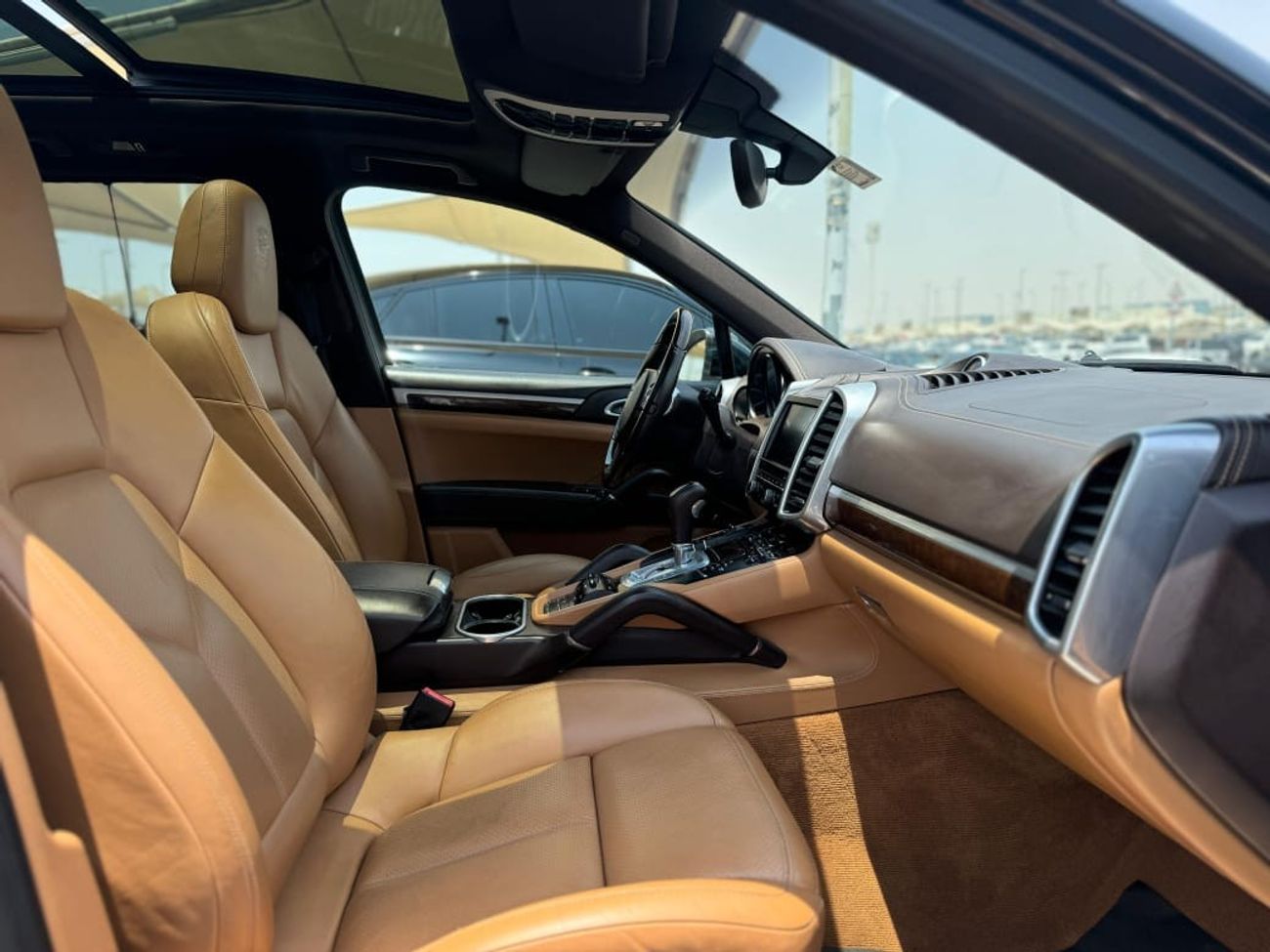 Porsche Cayenne Porsche Cayenne S / 2014 / Only 91,000KM / GCC / Free Accident